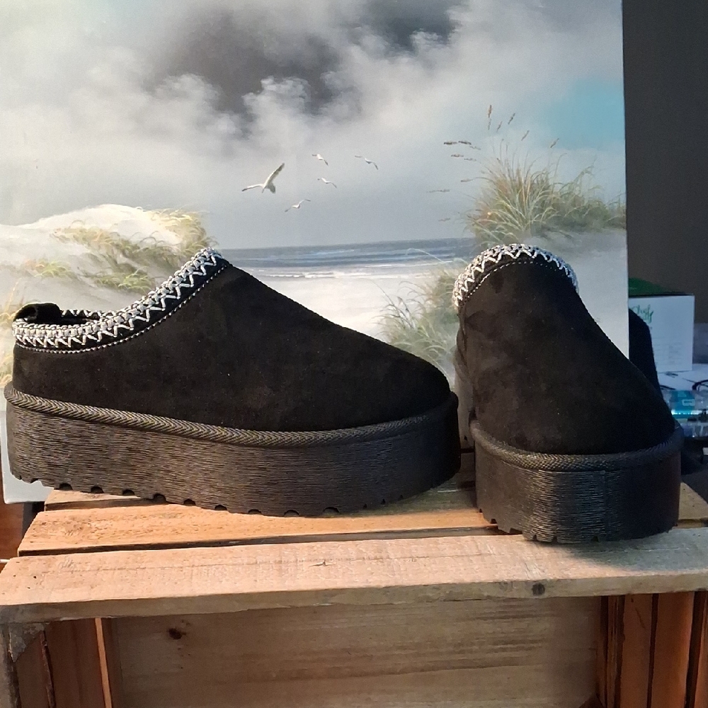 Women’s Black Suede Platform Slip-On Clogs